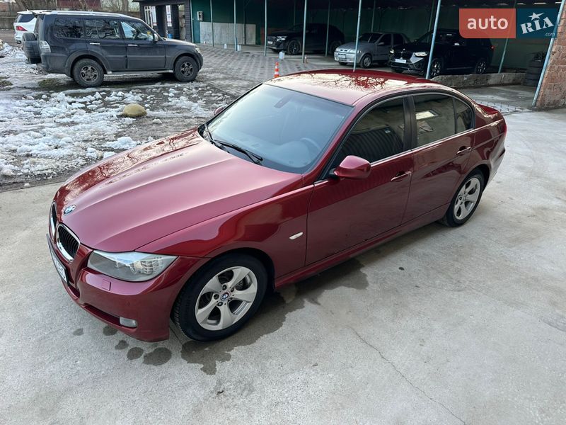 Седан BMW 3 Series 2010 в Черновцах
