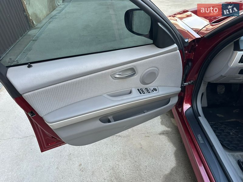Седан BMW 3 Series 2010 в Черновцах