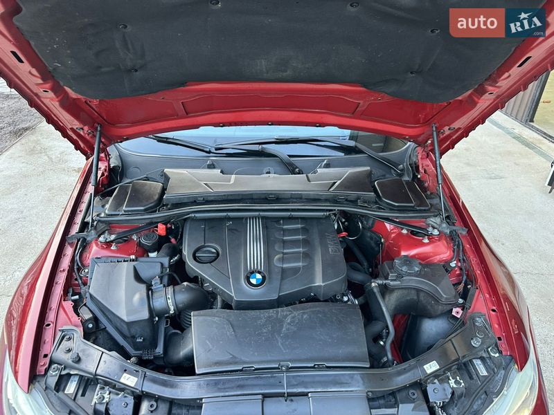 Седан BMW 3 Series 2010 в Черновцах