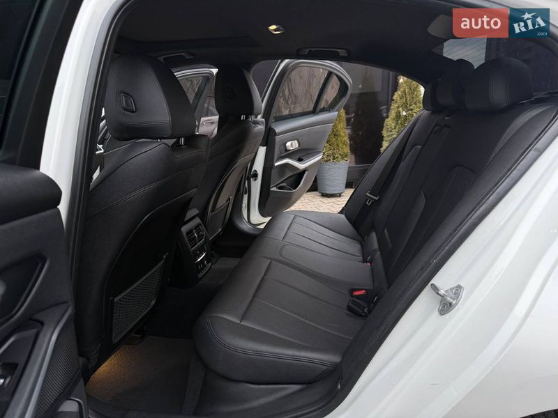 Седан BMW 3 Series 2019 в Киеве