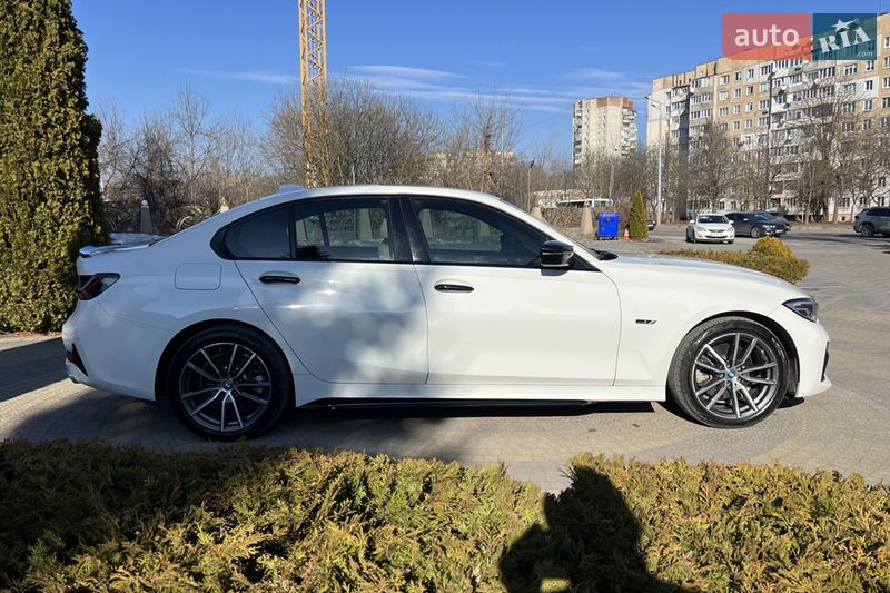 Седан BMW 3 Series 2022 в Львове