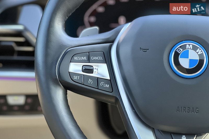 Седан BMW 3 Series 2022 в Львове