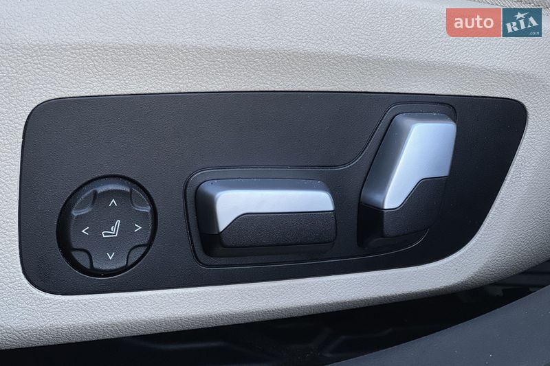 Седан BMW 3 Series 2022 в Львове