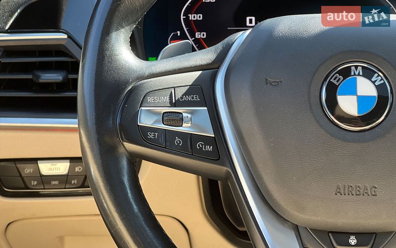 Седан BMW 3 Series 2019 в Львове
