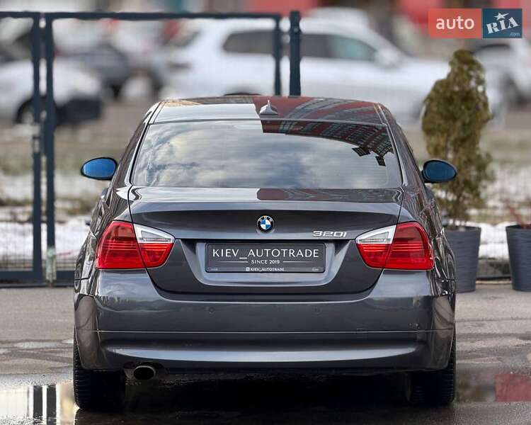 Седан BMW 3 Series 2005 в Киеве