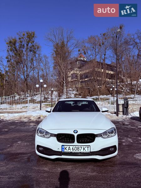 Седан BMW 3 Series 2018 в Киеве