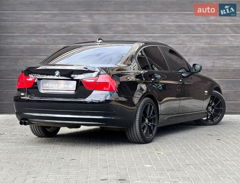 Седан BMW 3 Series 2011 в Николаеве