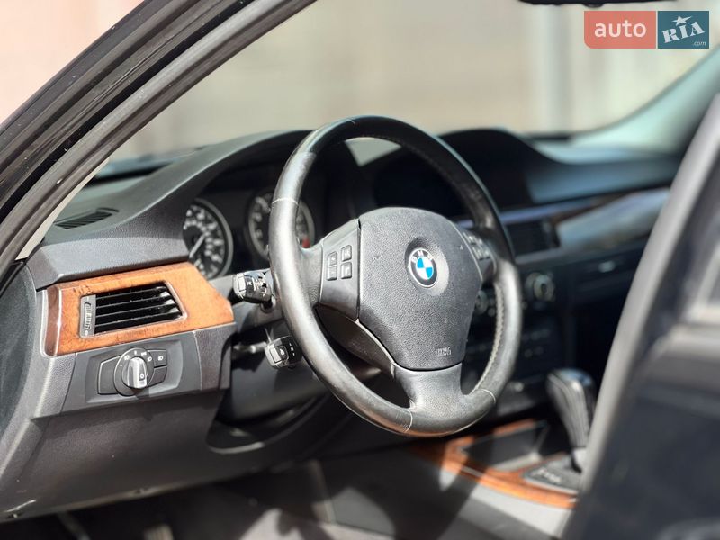 Седан BMW 3 Series 2011 в Николаеве