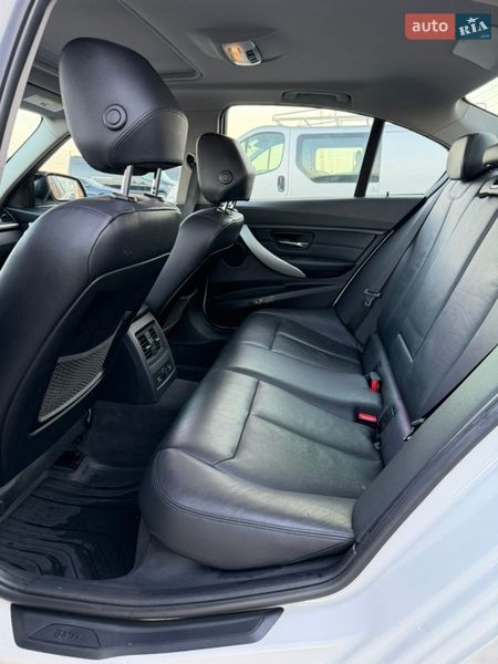 Седан BMW 3 Series 2013 в Ровно
