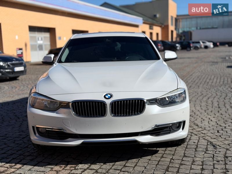 Седан BMW 3 Series 2015 в Луцке