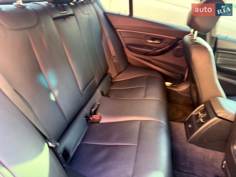 Седан BMW 3 Series 2015 в Луцке