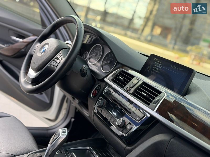 Седан BMW 3 Series 2016 в Одессе