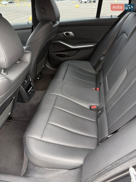 Седан BMW 3 Series 2019 в Киеве
