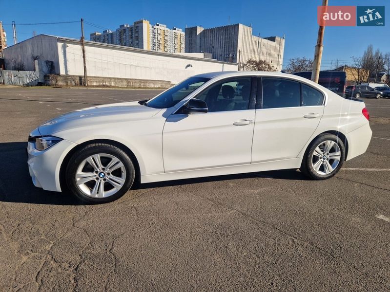 Седан BMW 3 Series 2017 в Одессе