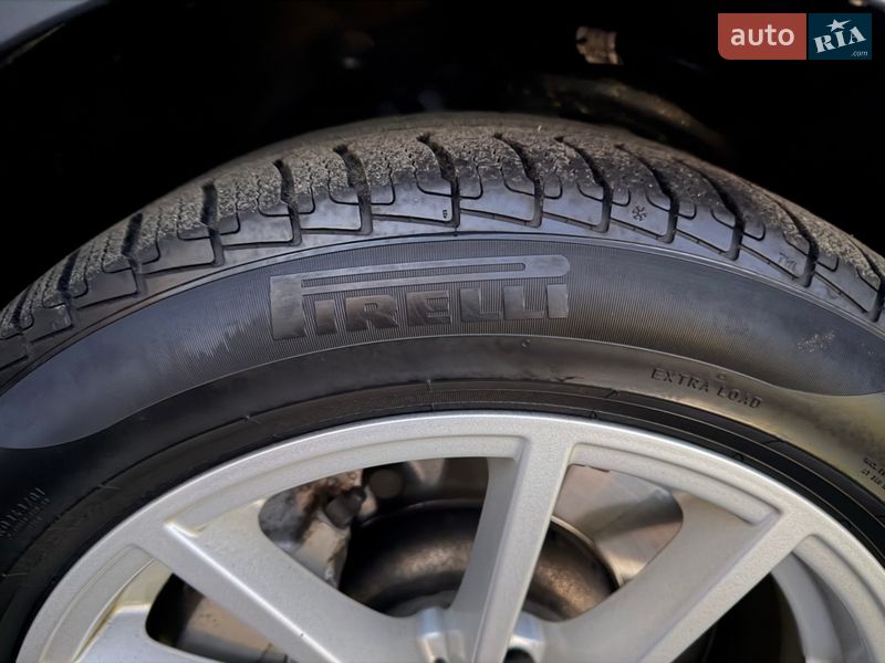 Седан BMW 3 Series 2019 в Киеве