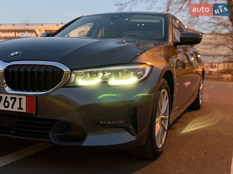 Седан BMW 3 Series 2019 в Киеве