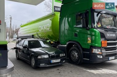 Седан BMW 3 Series 1991 в Измаиле