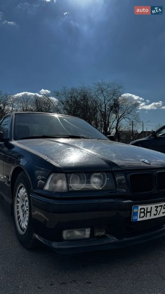 Седан BMW 3 Series 1991 в Измаиле