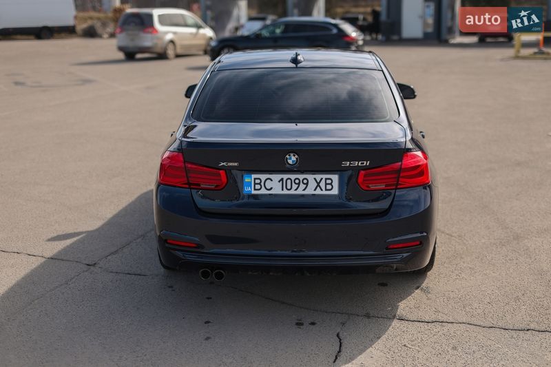 Седан BMW 3 Series 2016 в Львове