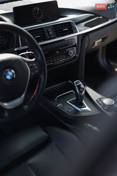 Седан BMW 3 Series 2016 в Львове