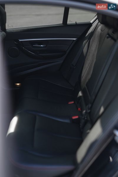Седан BMW 3 Series 2016 в Львове