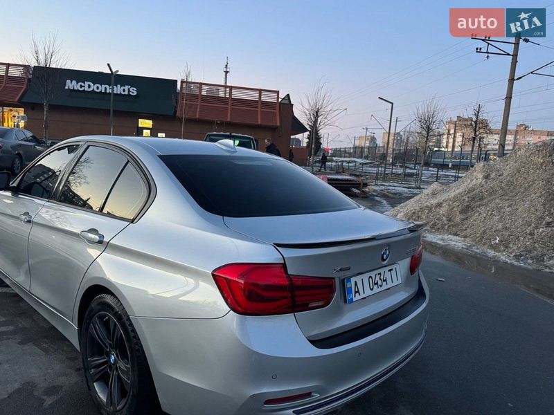 Седан BMW 3 Series 2016 в Киеве