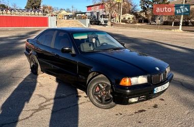 Седан BMW 3 Series 1992 в Валках