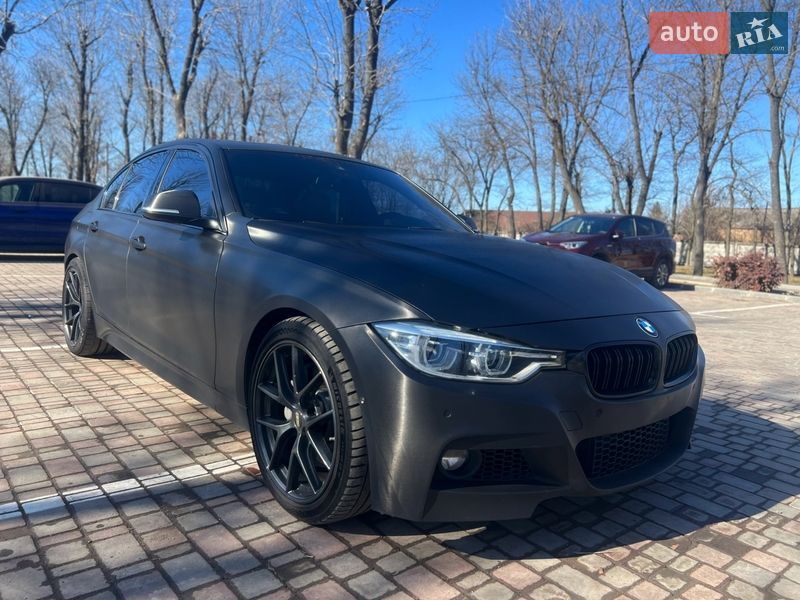 Седан BMW 3 Series 2015 в Кропивницком