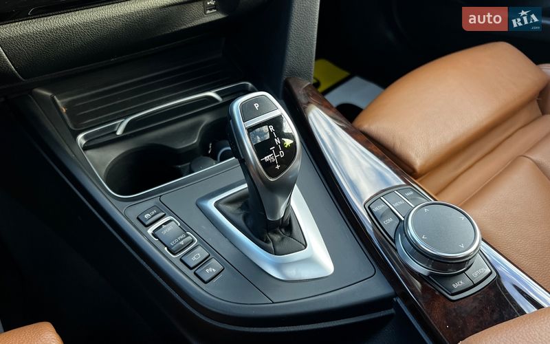 Седан BMW 3 Series 2018 в Львове