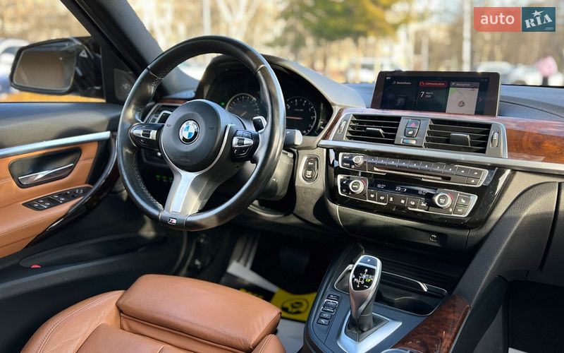 Седан BMW 3 Series 2018 в Львове