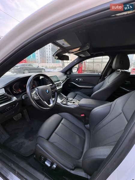 Седан BMW 3 Series 2020 в Львове