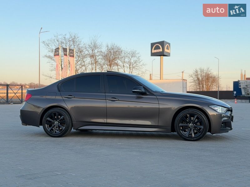 Седан BMW 3 Series 2013 в Черновцах
