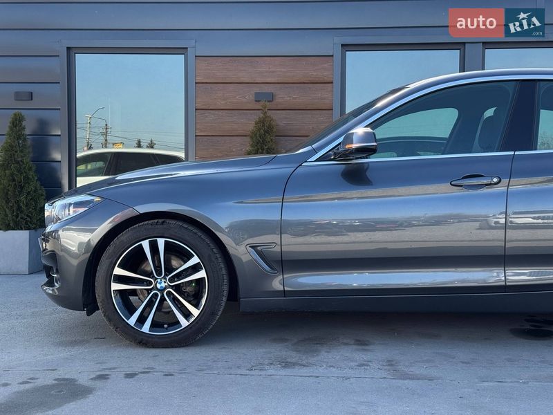 Седан BMW 3 Series 2017 в Ровно