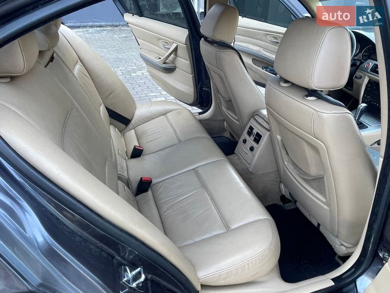 Седан BMW 3 Series 2005 в Ровно