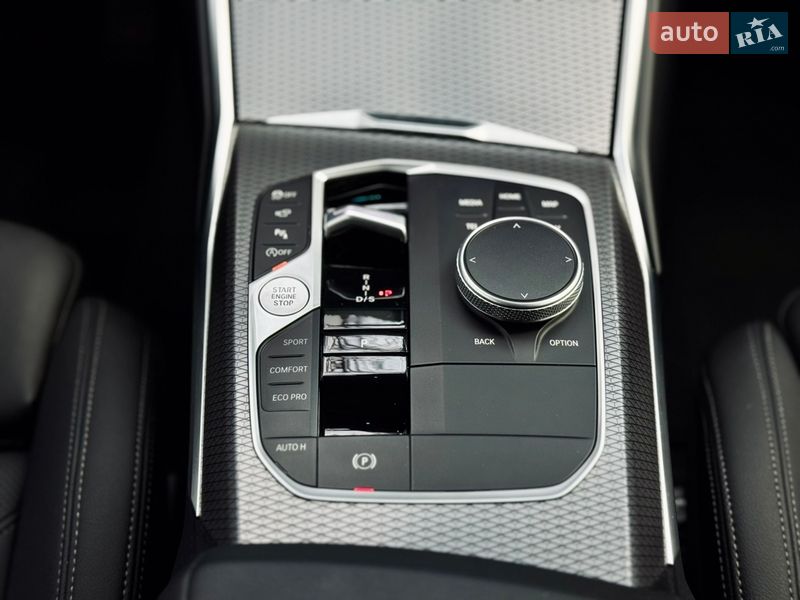 Седан BMW 3 Series 2024 в Львове
