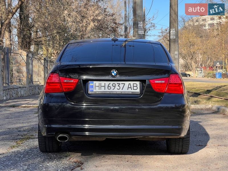 Седан BMW 3 Series 2010 в Одессе