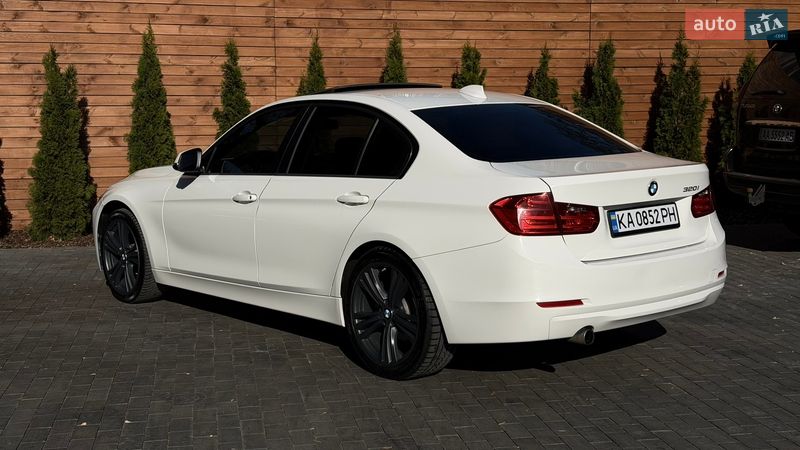 Седан BMW 3 Series 2015 в Києві