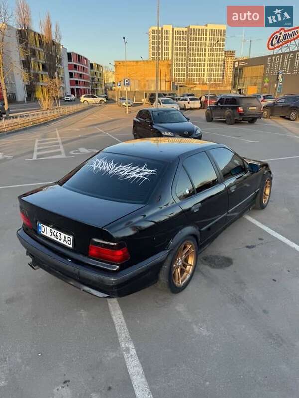 Седан BMW 3 Series 1996 в Киеве