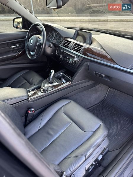 Седан BMW 3 Series 2015 в Львове