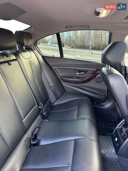 Седан BMW 3 Series 2015 в Львове
