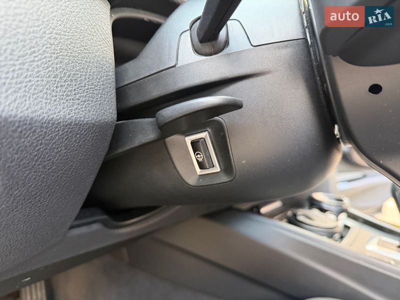 Седан BMW 3 Series 2016 в Киеве