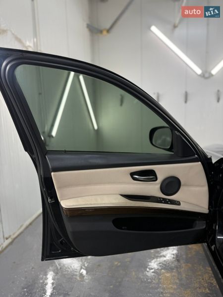 Универсал BMW 3 Series 2010 в Черновцах