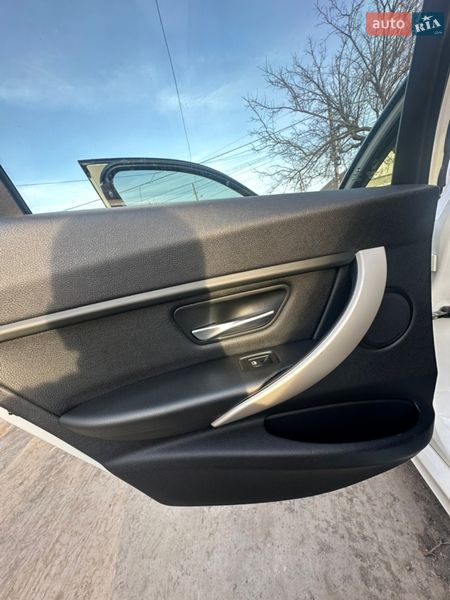 Седан BMW 3 Series 2015 в Измаиле фото 12 Седан BMW 3 Series 2015 в Измаиле