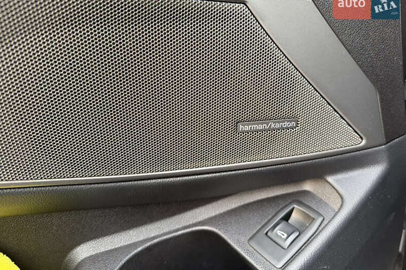 Седан BMW 3 Series 2021 в Львове