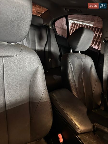 Седан BMW 3 Series 2015 в Львове