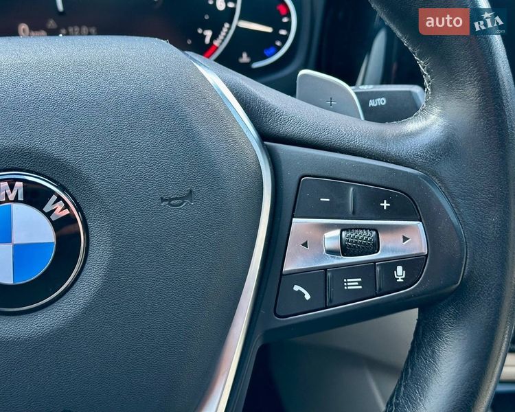 Седан BMW 3 Series 2019 в Киеве