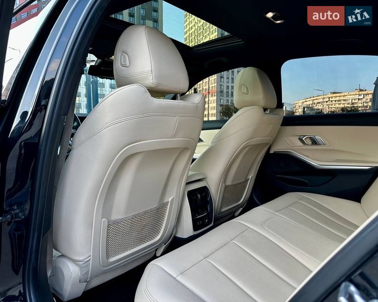Седан BMW 3 Series 2019 в Киеве