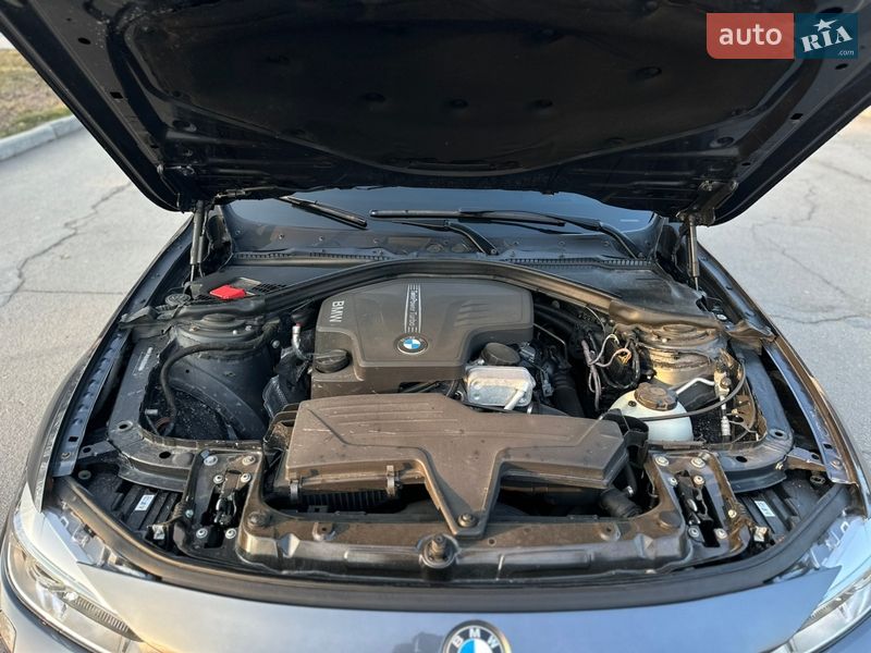 Седан BMW 3 Series 2012 в Умані