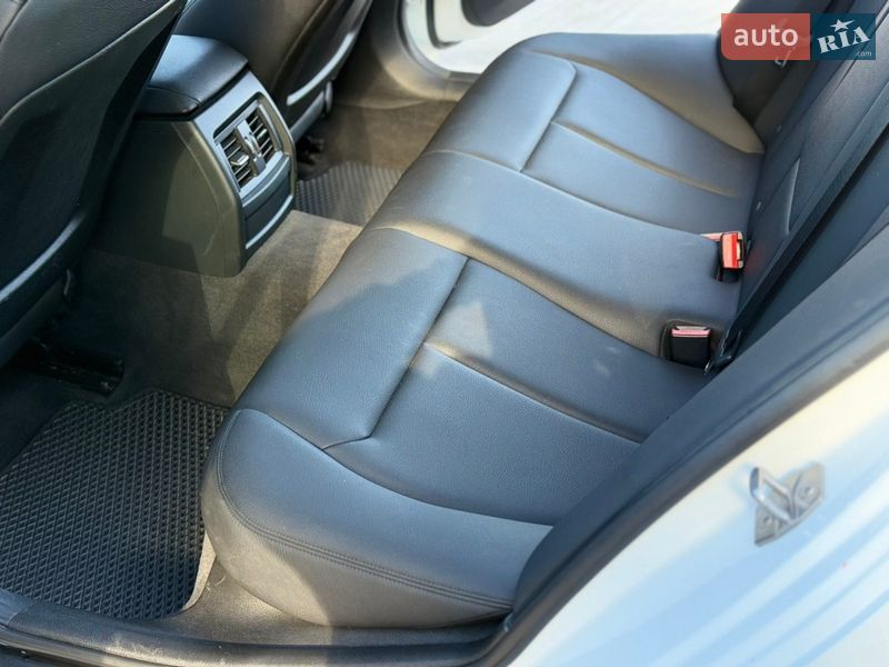 Седан BMW 3 Series 2015 в Днепре