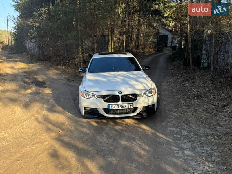 Седан BMW 3 Series 2013 в Новояворівську